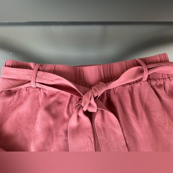 43.BLUE RAIN Women’s Tie Waist Tapered Ankle Pants
Size M - Picture 5 of 11